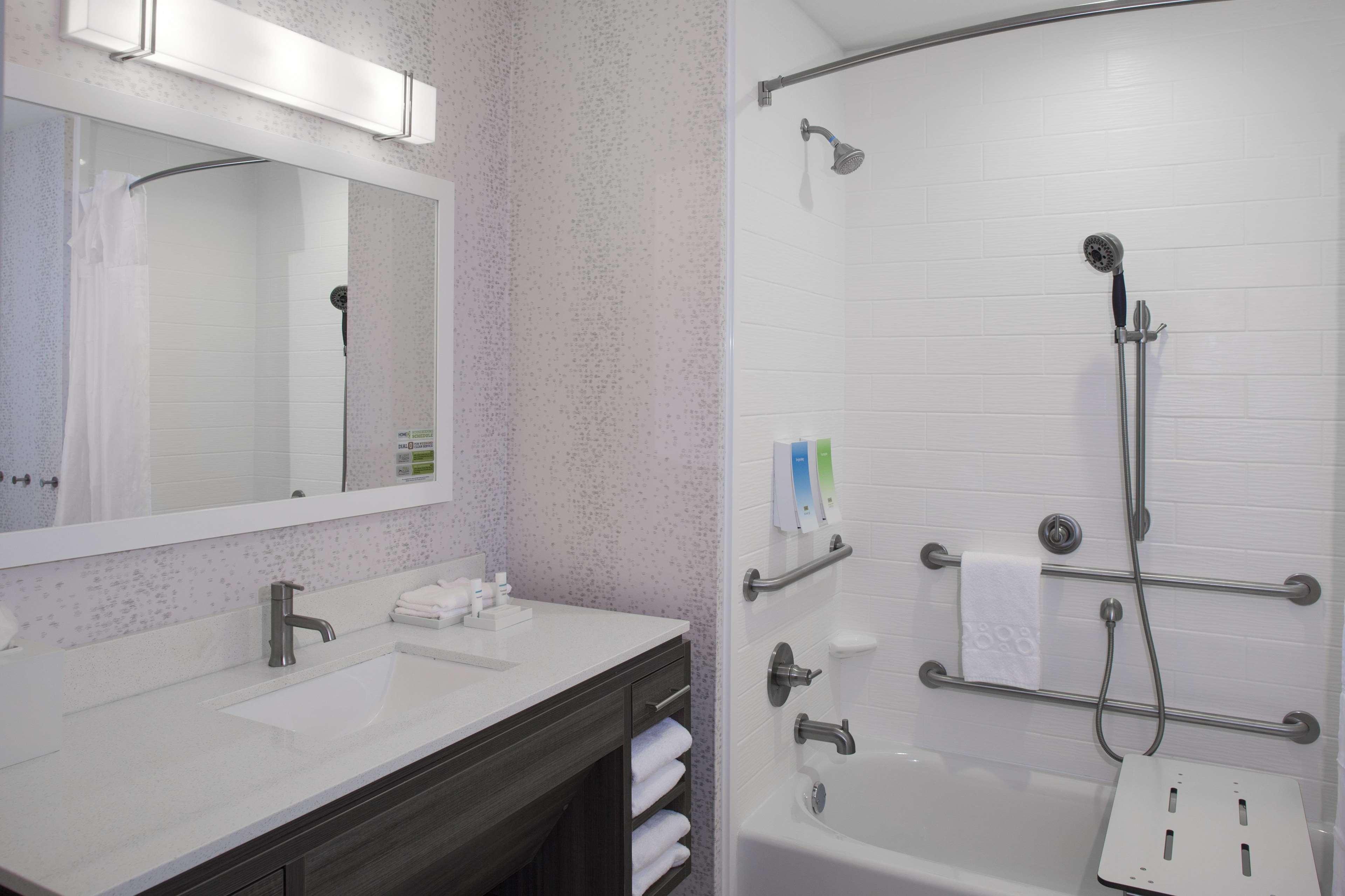 Home2 Suites By Hilton Lake Charles Bagian luar foto